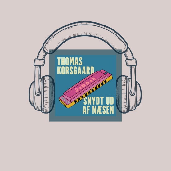 Bogforside med hørebøffer på.